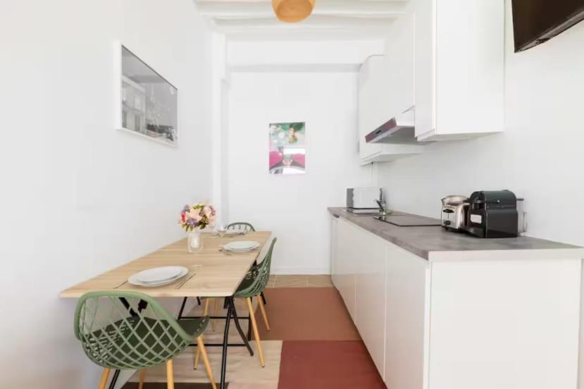 Charming Apartment Near Gare De L'Est Parijs Buitenkant foto